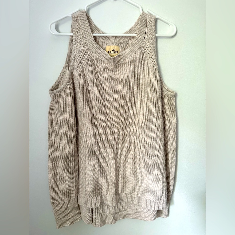 HOLLISTER Long Sleeve Cut-Out Sweater in Oatmeal
